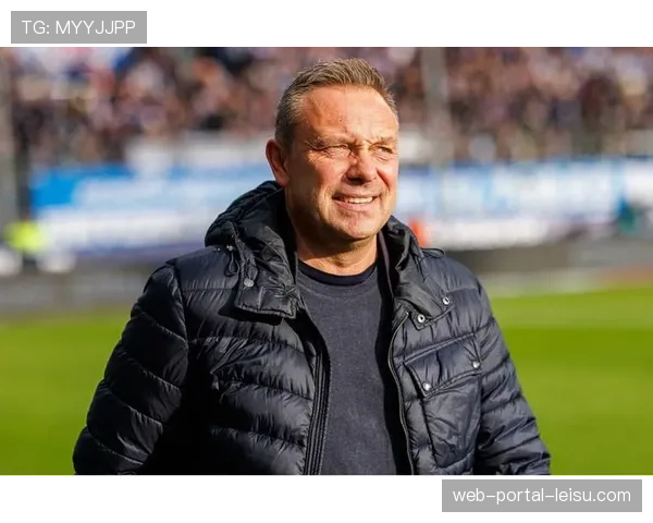 转会传闻:沙尔克04有意邀请前主帅特德斯科下赛季回归执教 转会传闻:沙尔克04有意邀请前主帅特德斯科下赛季回归执教